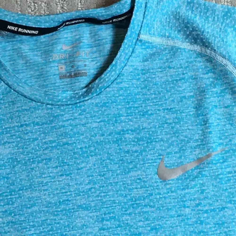 NIKE DRI FIT TOP